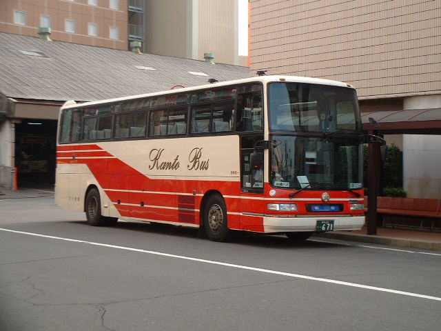 観光バスから高速バスに転用された関東自動車の栃木２２う６７１　半月ほどで宇都宮２００か６５２に登録変更となった。